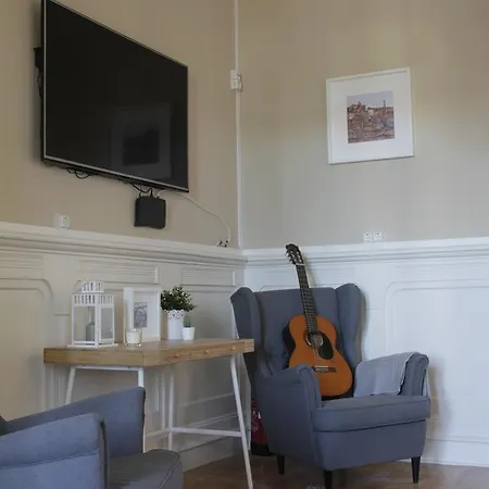 Music Hostel *